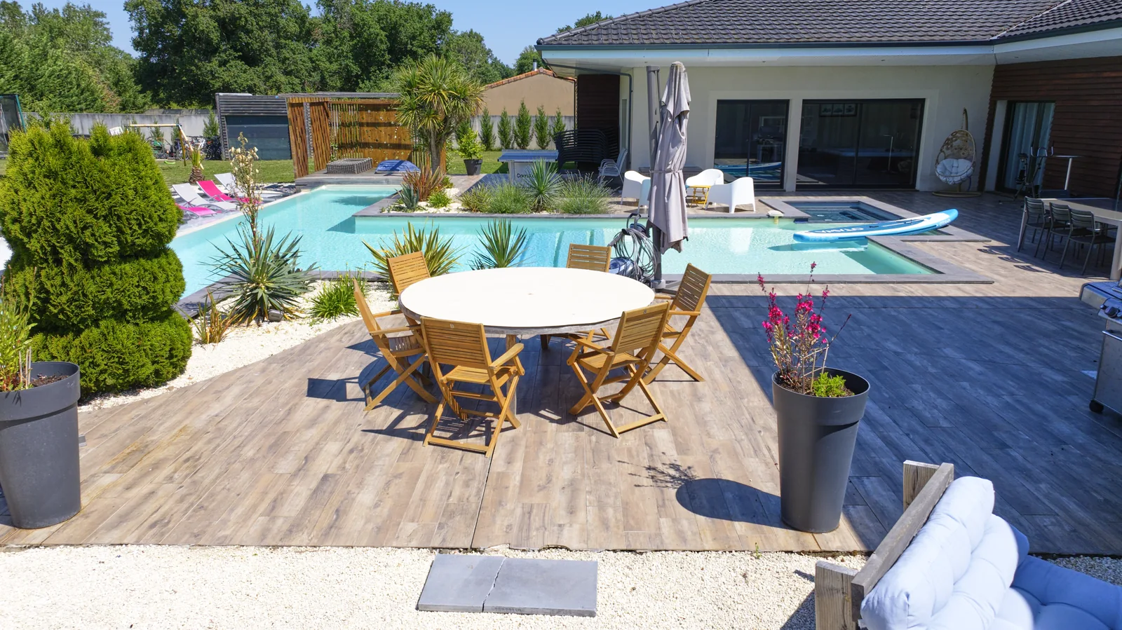 Piscine chauffée 20 mètres en T de la Villa de l'Isle
