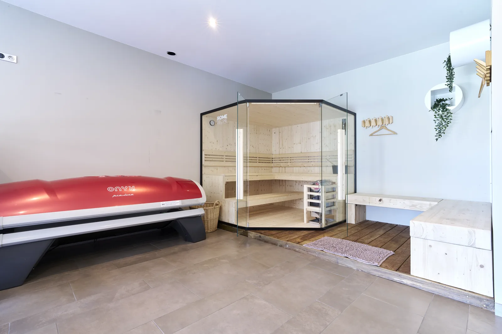 Jacuzzi extérieur de la Villa de l'Isle sous les étoiles